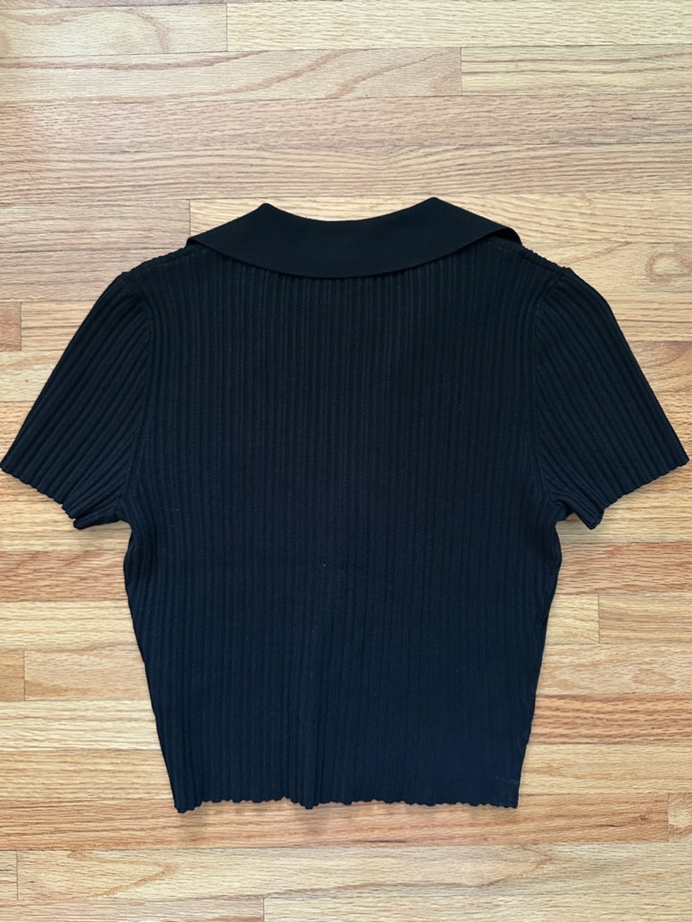 H&M Ribbed Button-Front Cropped Polo Top - Picture 5 of 5